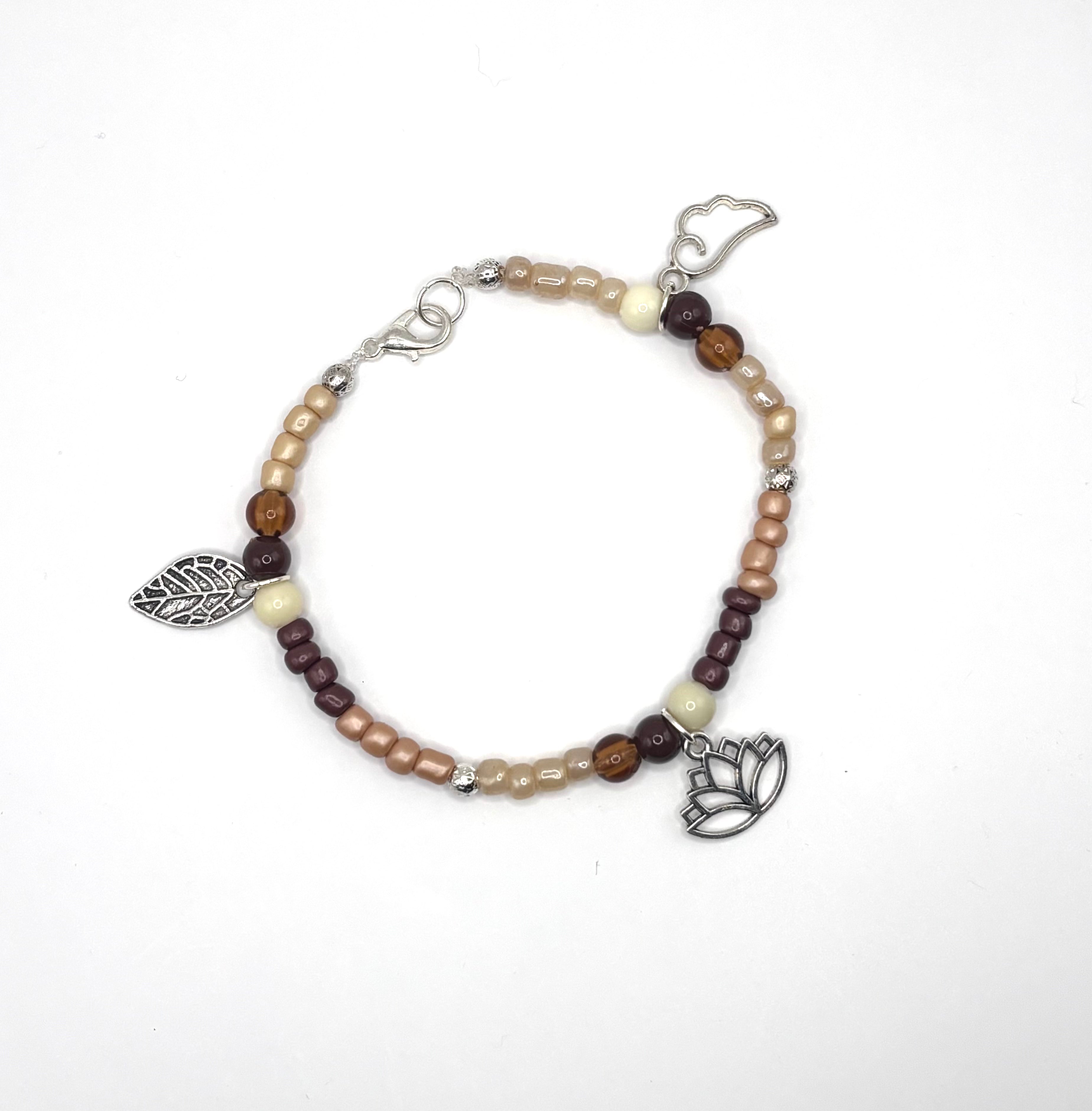 Bedelarmband Lotus kleur bruin