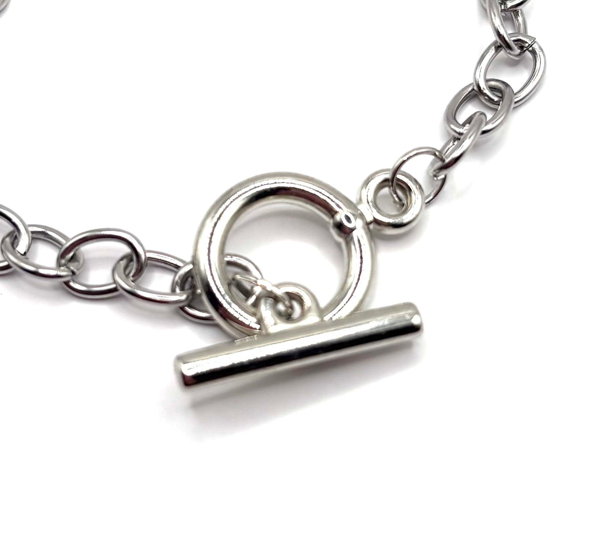 Zilverenkleurige armband sluiting