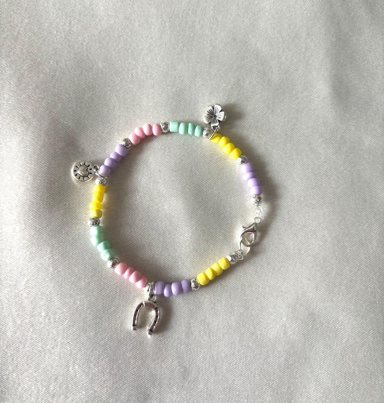 Gekleurde Bedelarmband Hoefijzer