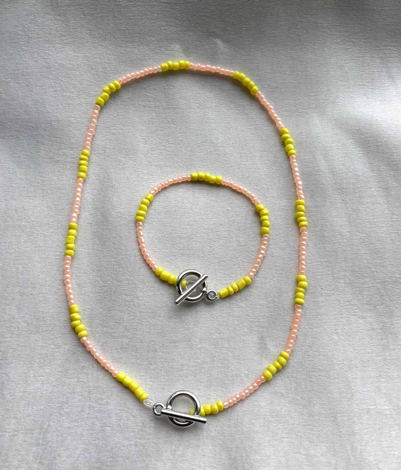 Luxe Ketting Armband Set Geel Zalm met Diamantjes - Elegante Sieraden
