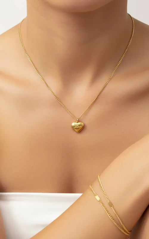 ketting met hart hanger met de tekst love goudkleurig-RK Sieraden