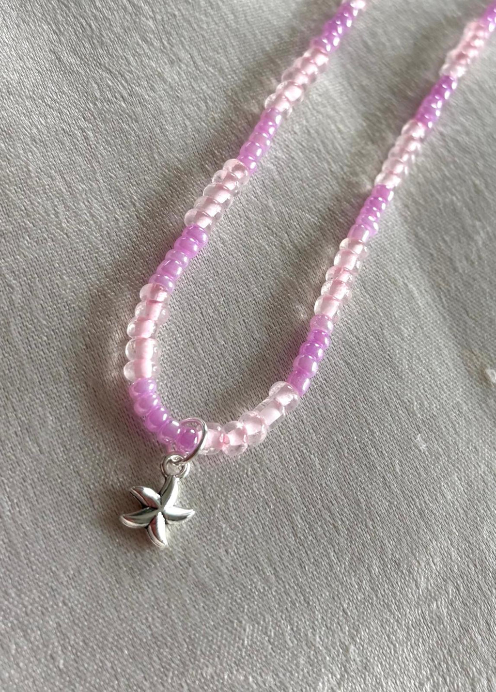 handgemaakte kralen ketting met hanger zeester