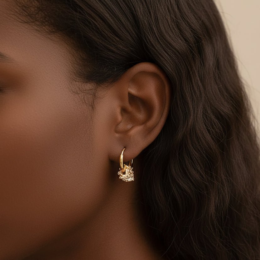 goudkleurige oorringen met diamantjes ronde hanger rvs