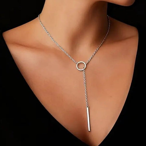 halsketting kleur zilver  rvs ketting met een ronde oog en aan de andere kant een staafje die door het oog heen moet